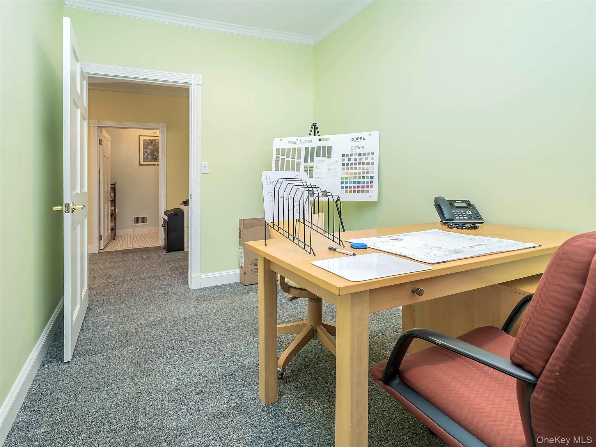 17 S Maryland Avenue, Port Washington, NY 11050