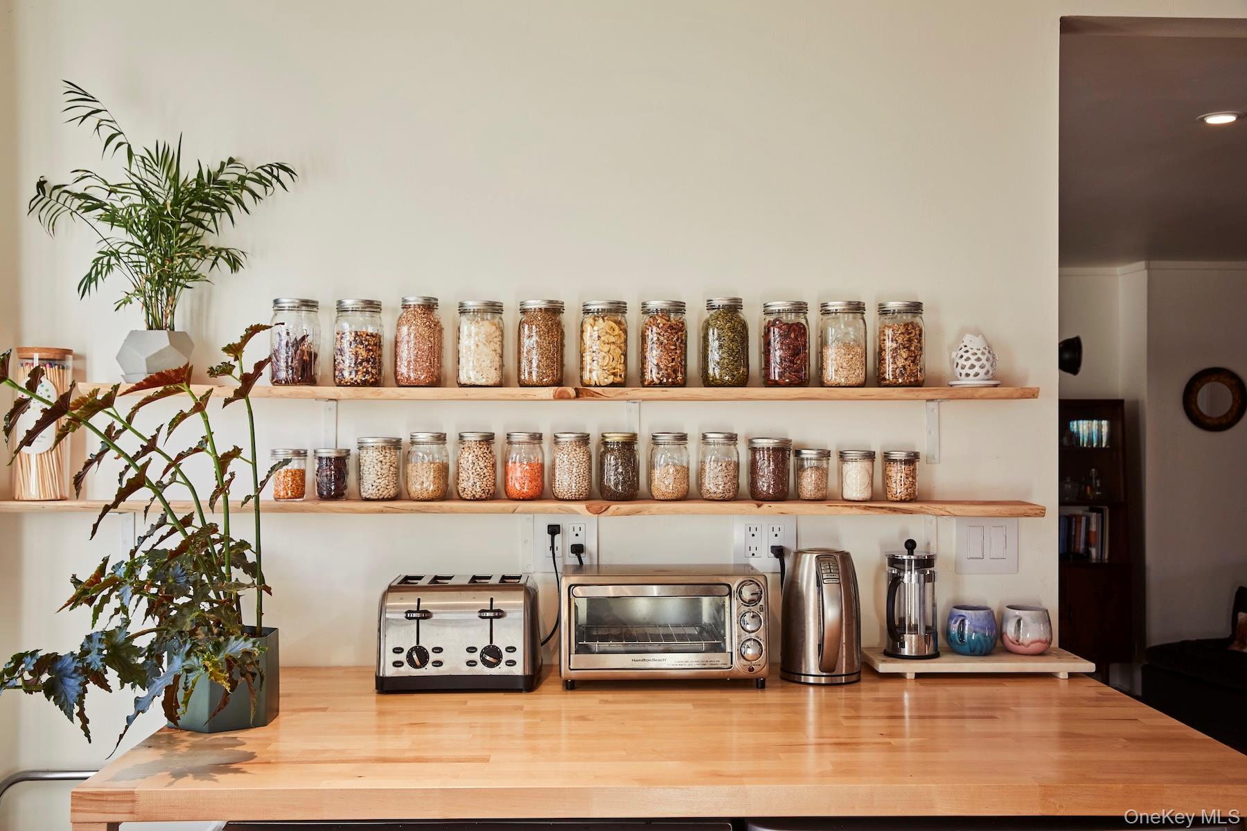 789 Salisbury Turnpike, Red Hook, NY 12571