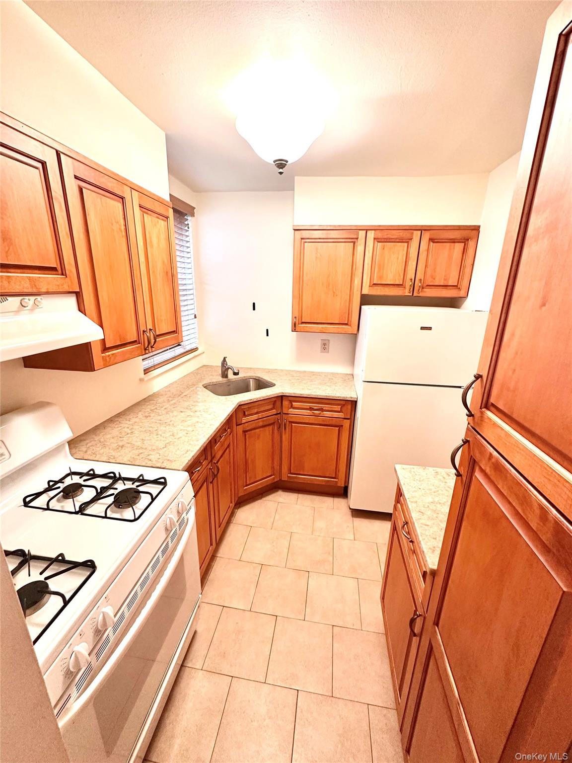 35-42 205th Street # 287, Bayside, NY 11361