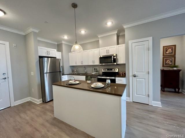 75 E Hoffman Avenue # 2077, Lindenhurst, NY 11757