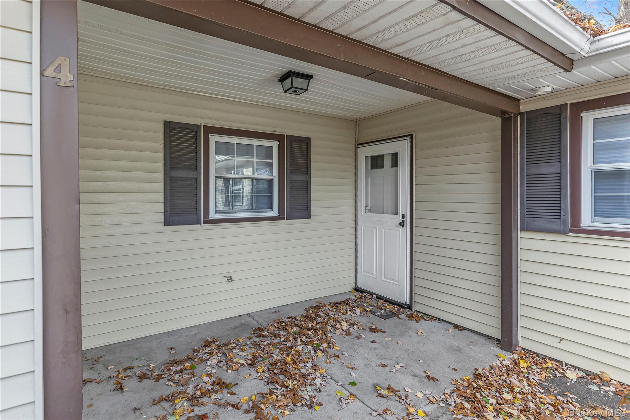 4 Hillsdale Lane, Coram, NY 11727