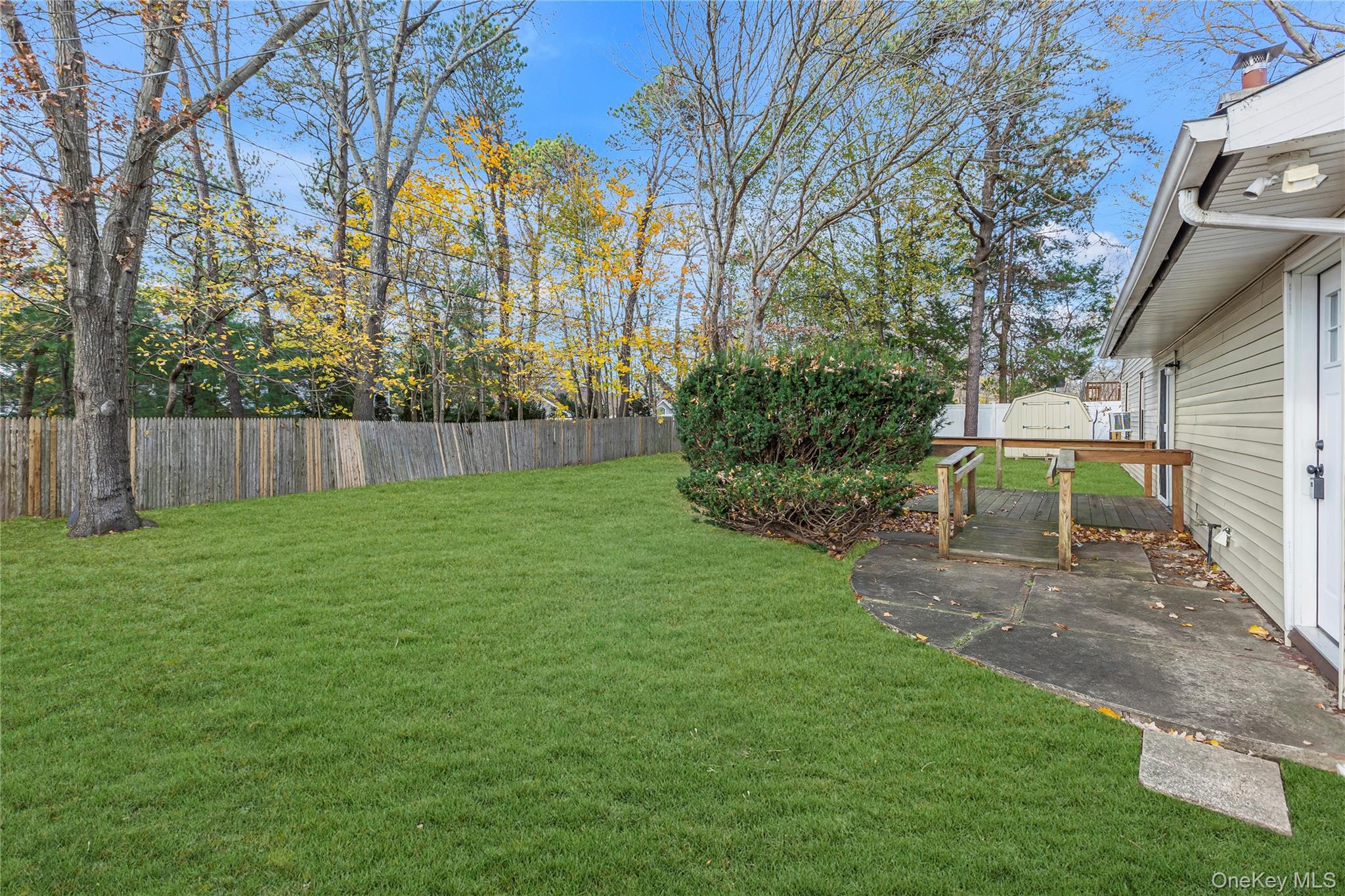 4 Hillsdale Lane, Coram, NY 11727