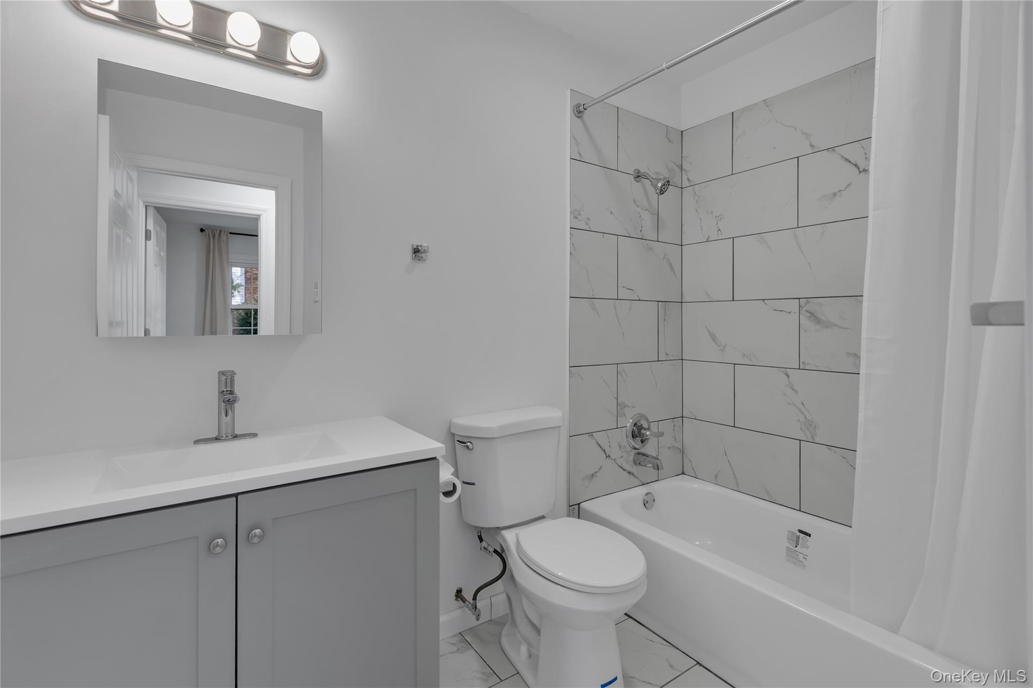 4 Hillsdale Lane, Coram, NY 11727