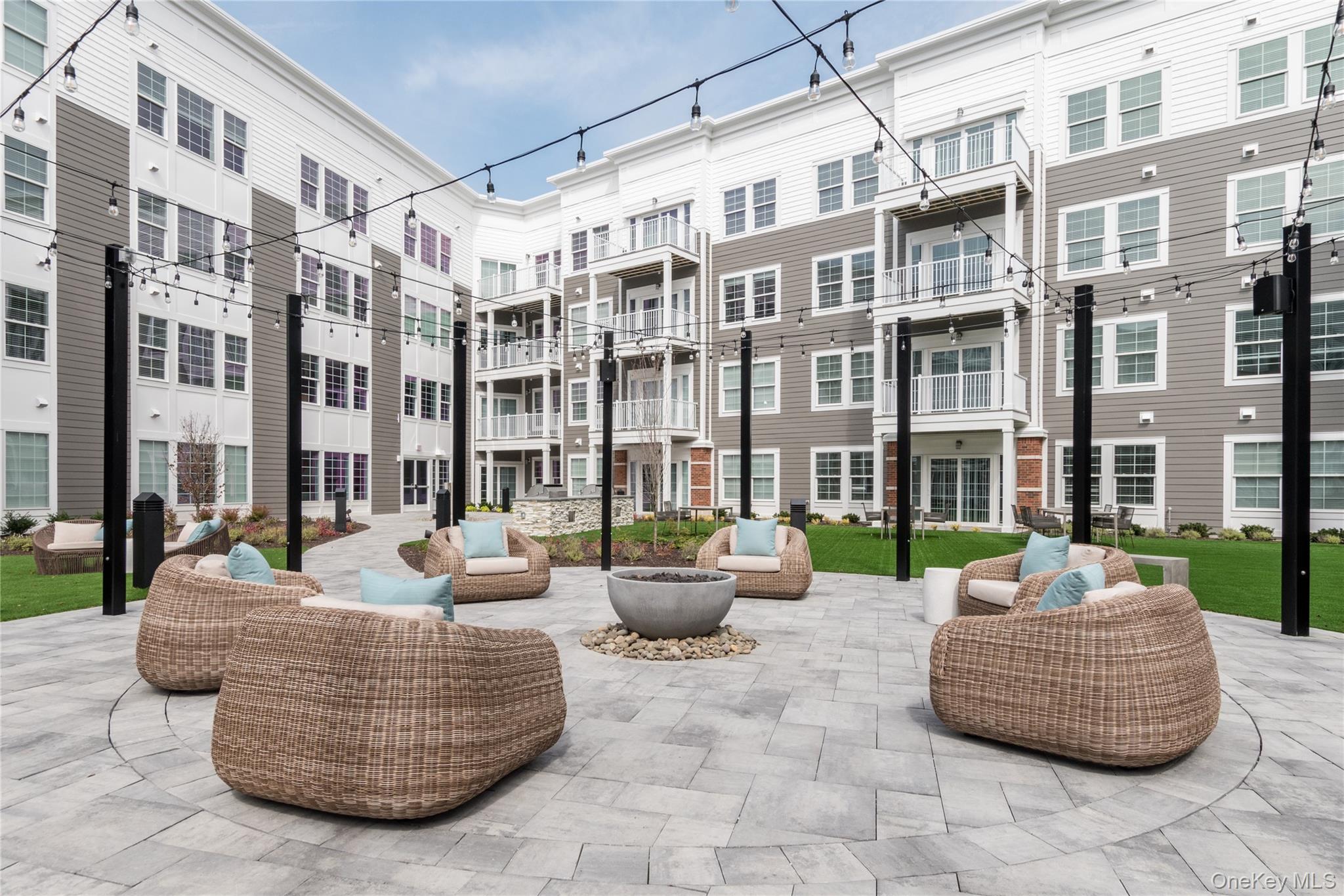 75 E Hoffman Avenue # 3018, Lindenhurst, NY 11757