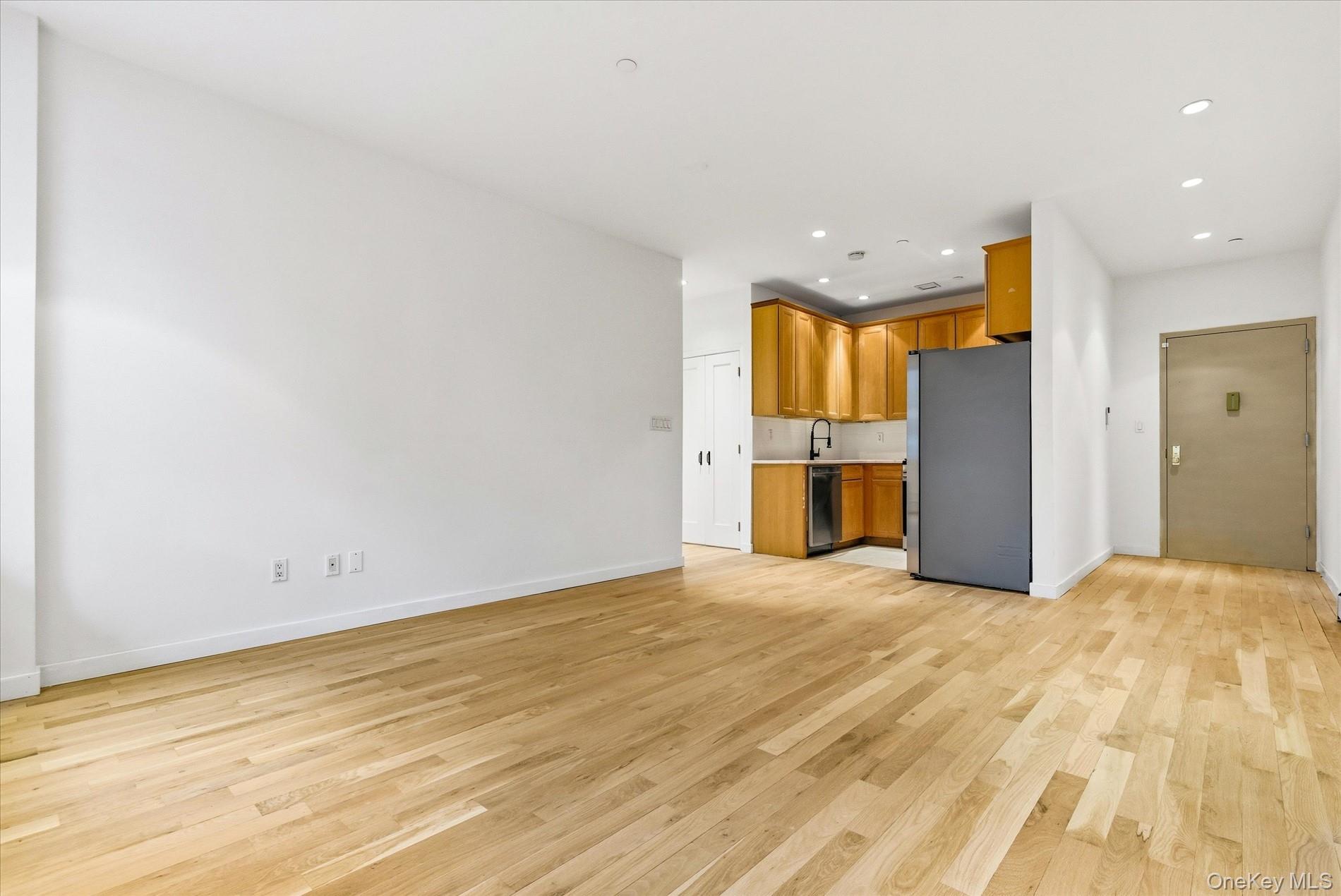 379 Kings Highway # 2B, Brooklyn, NY 11223