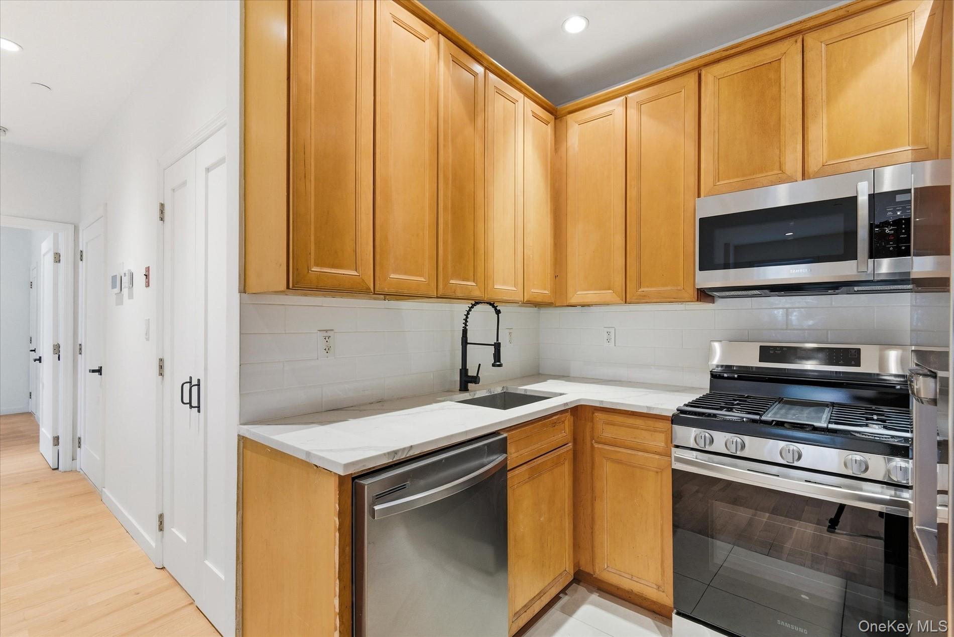 379 Kings Highway # 2B, Brooklyn, NY 11223