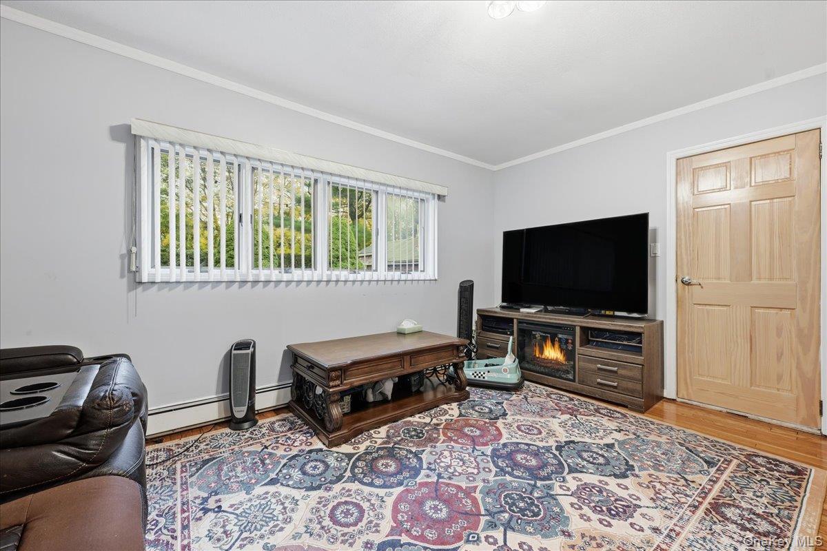 120 Bruce Terrace, Carle Place, NY 11501