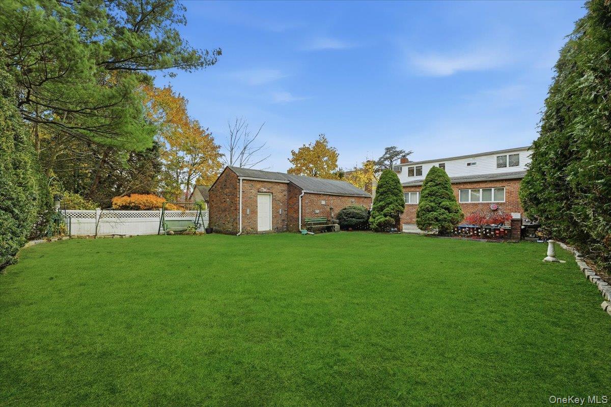 120 Bruce Terrace, Carle Place, NY 11501