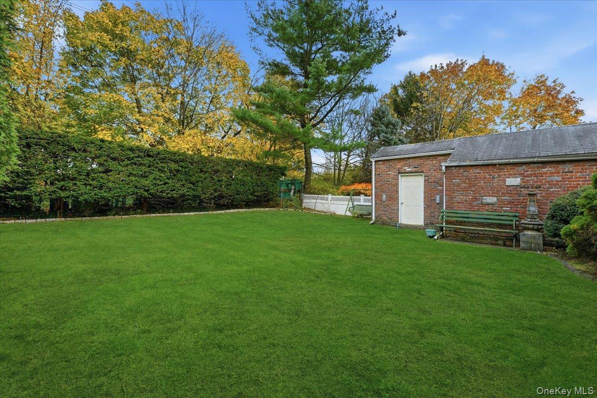 120 Bruce Terrace, Carle Place, NY 11501