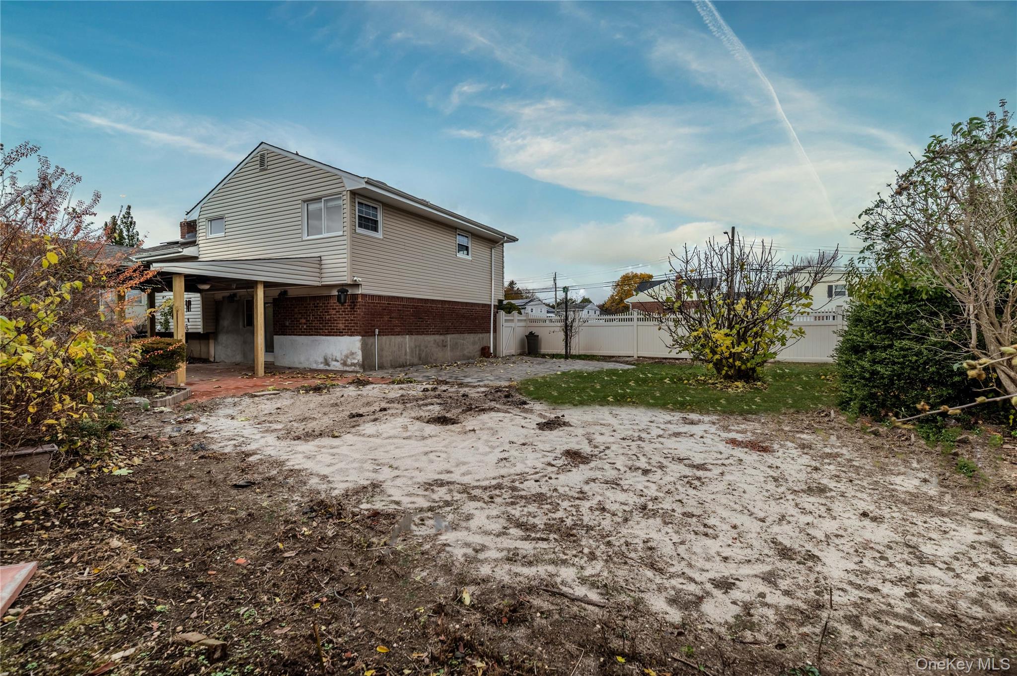 15 Albany Street, Hicksville, NY 11801