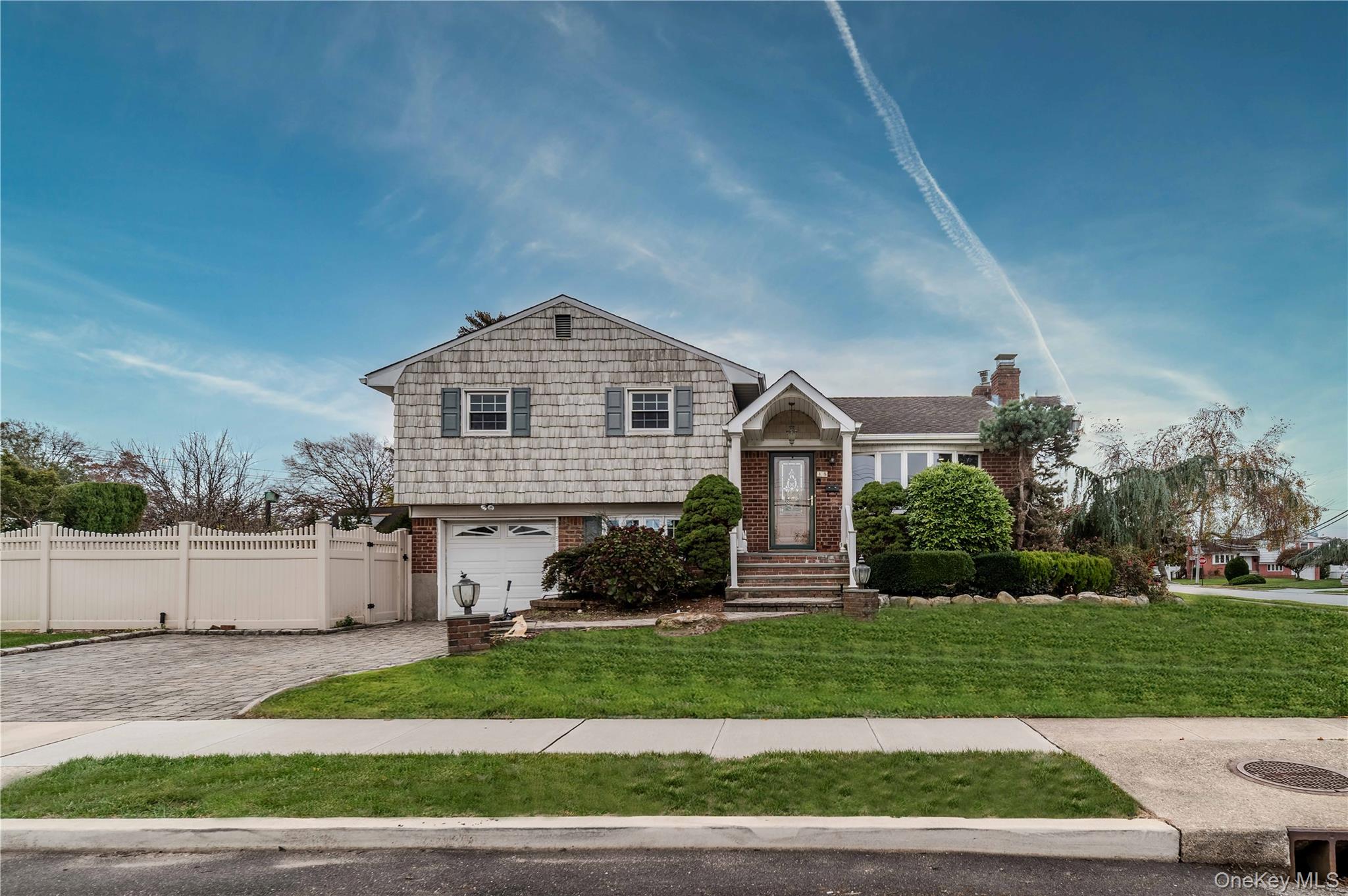 15 Albany Street, Hicksville, NY 11801