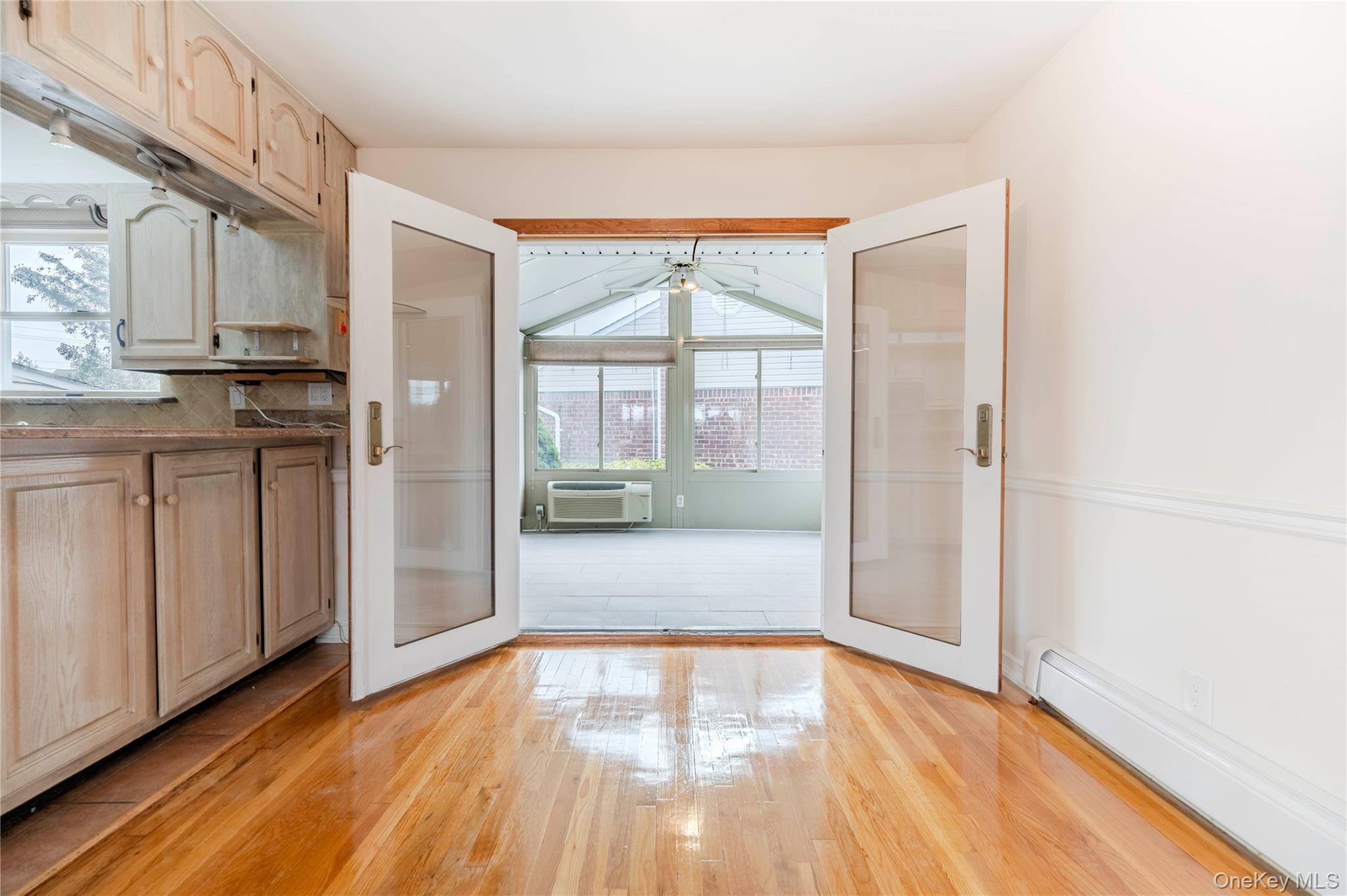 15 Albany Street, Hicksville, NY 11801