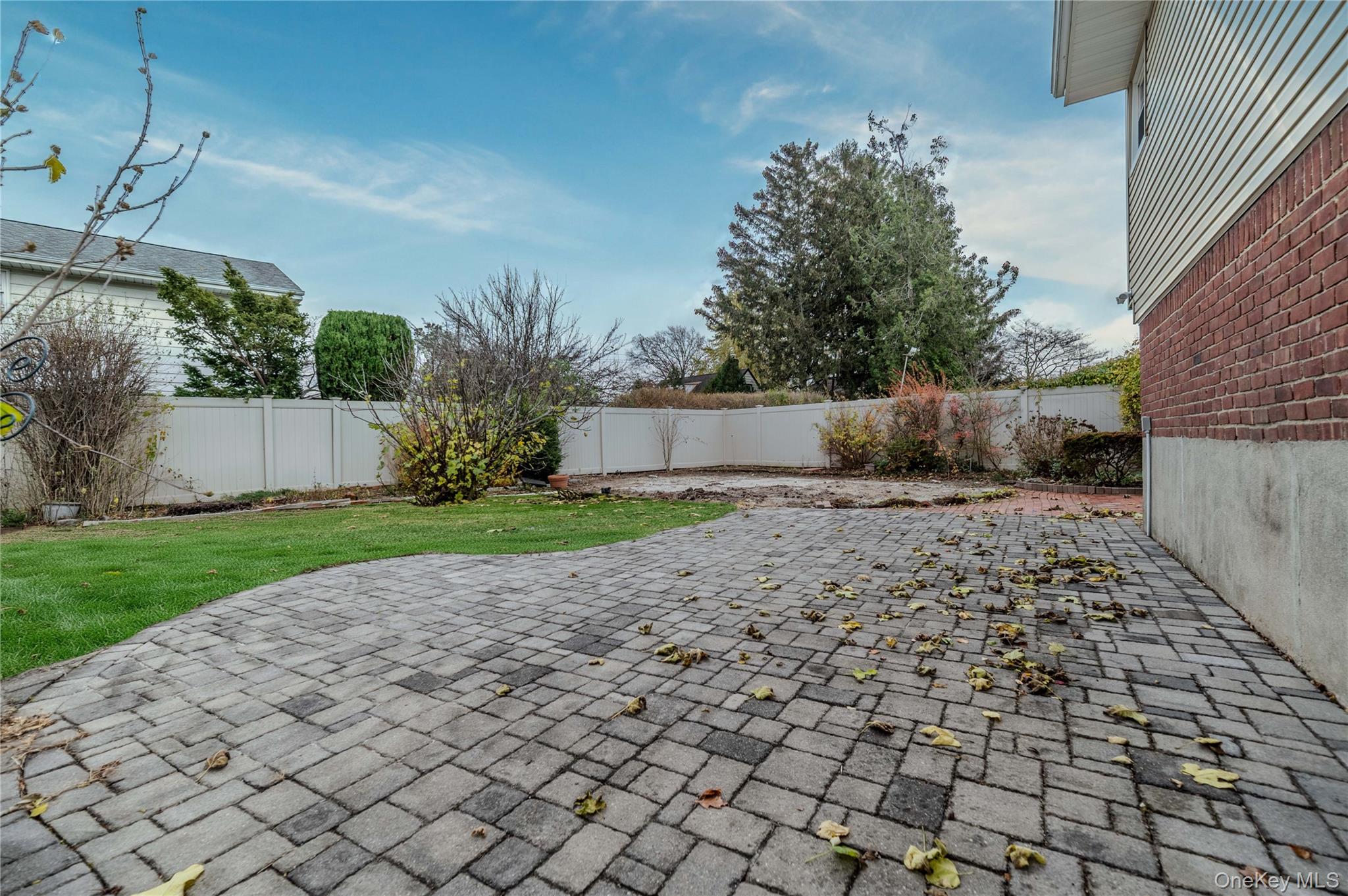 15 Albany Street, Hicksville, NY 11801