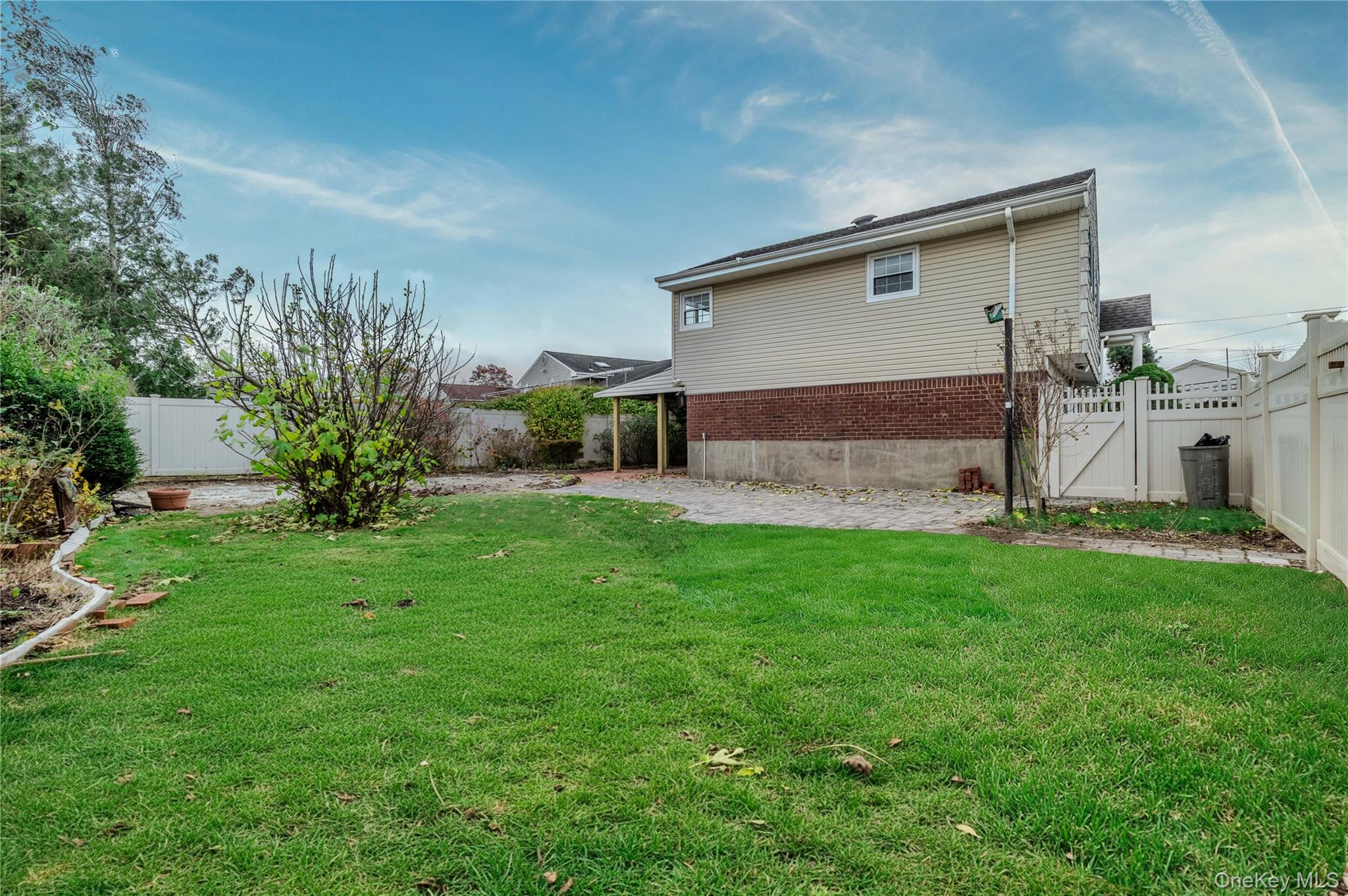 15 Albany Street, Hicksville, NY 11801