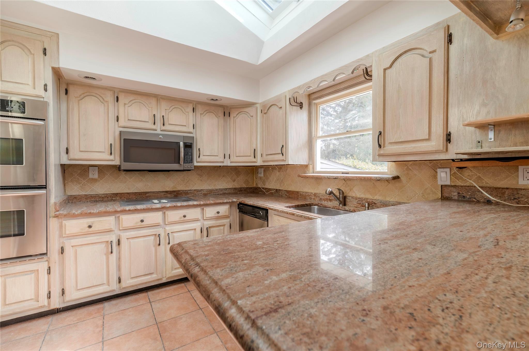 15 Albany Street, Hicksville, NY 11801