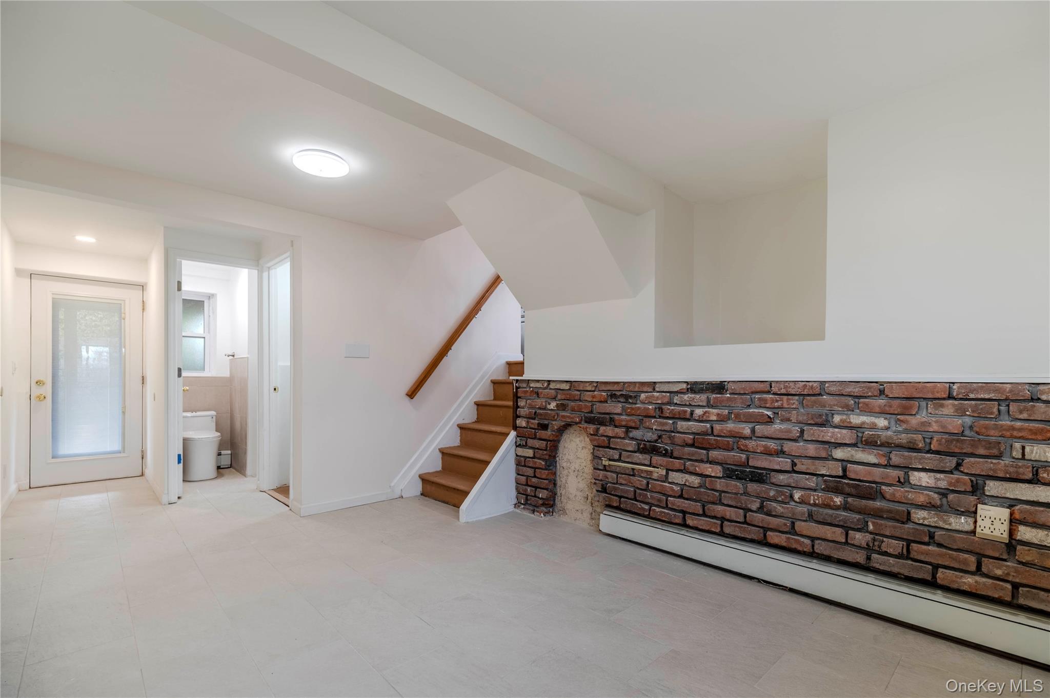 15 Albany Street, Hicksville, NY 11801