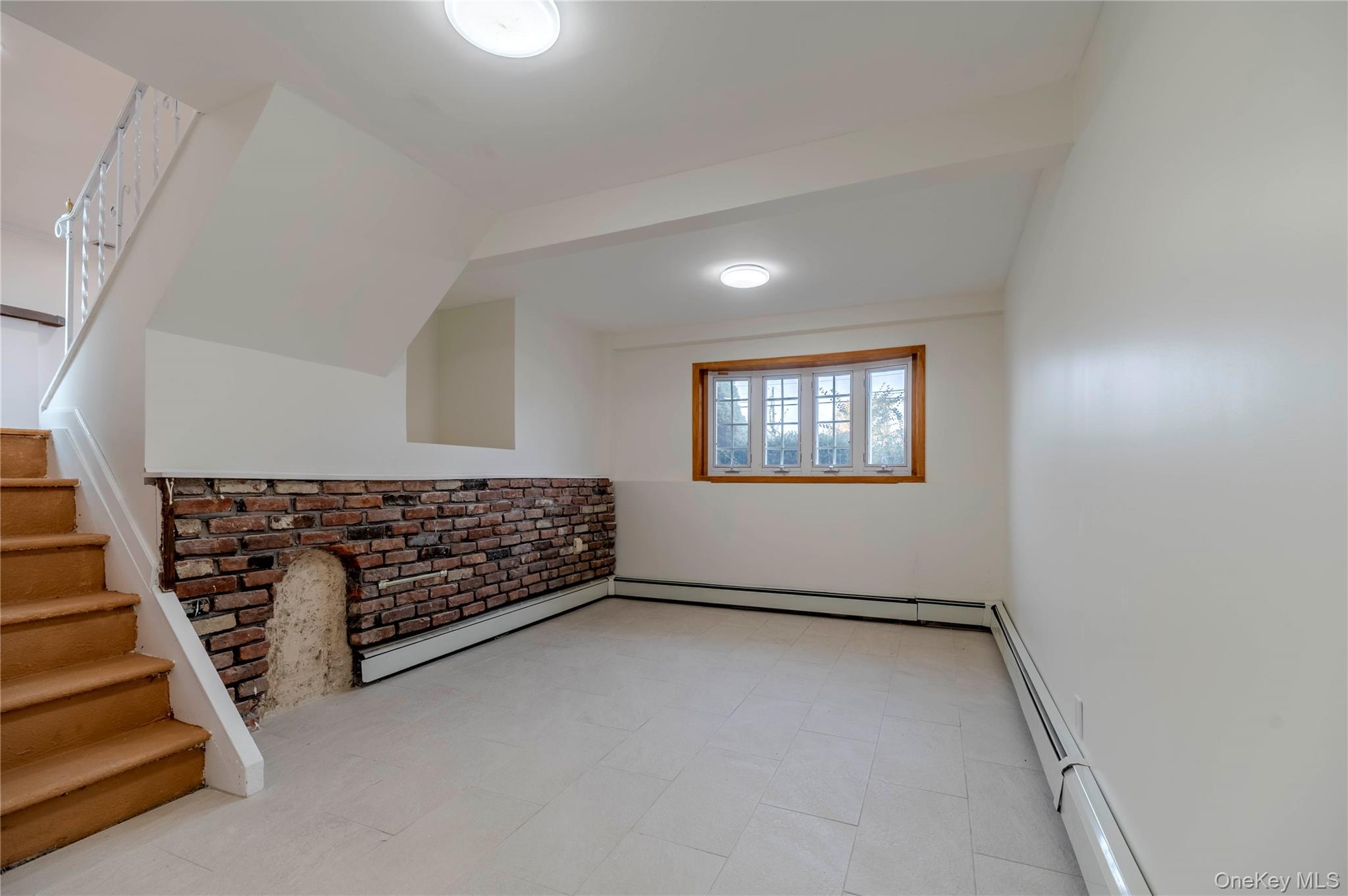 15 Albany Street, Hicksville, NY 11801