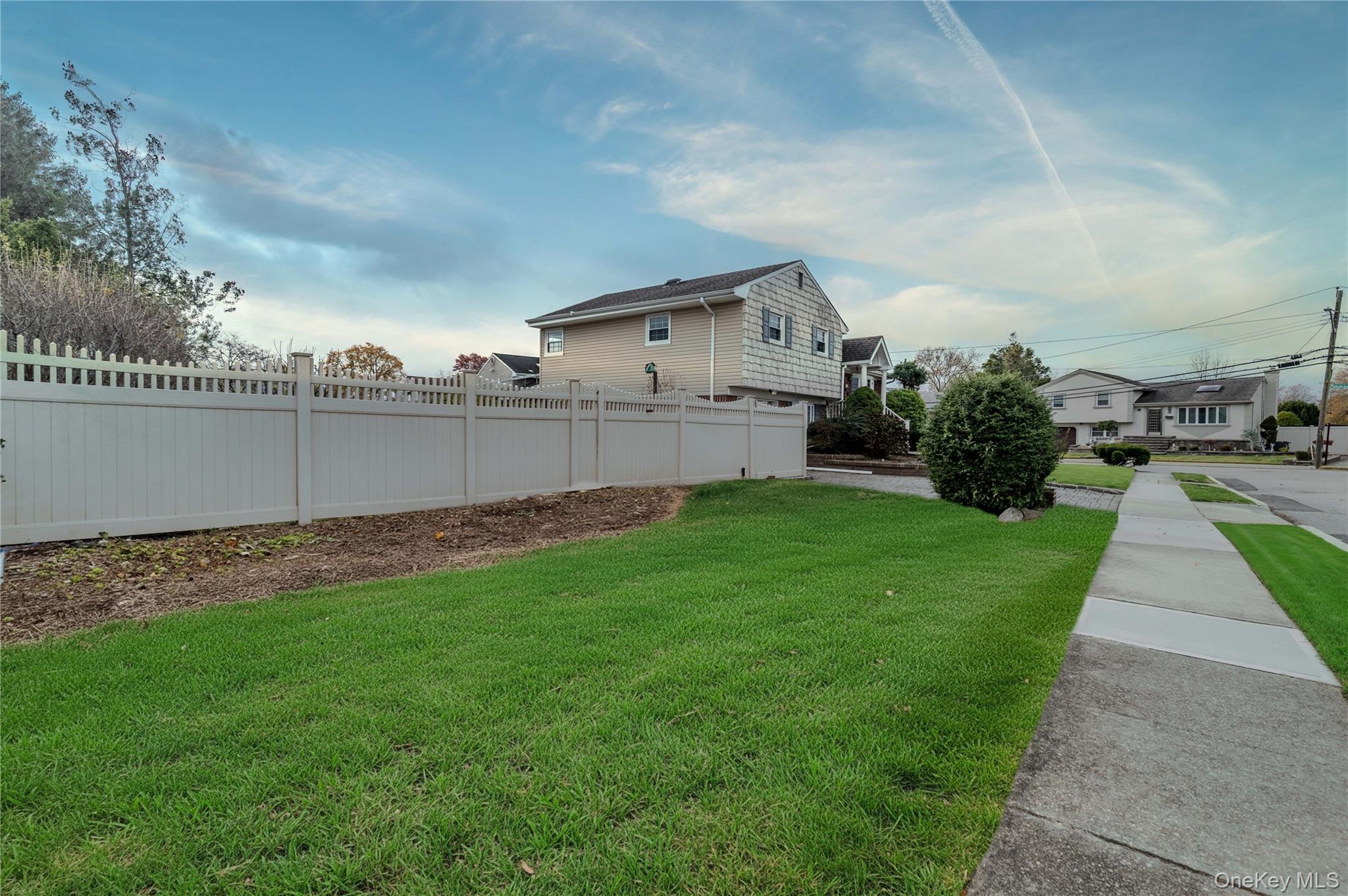 15 Albany Street, Hicksville, NY 11801