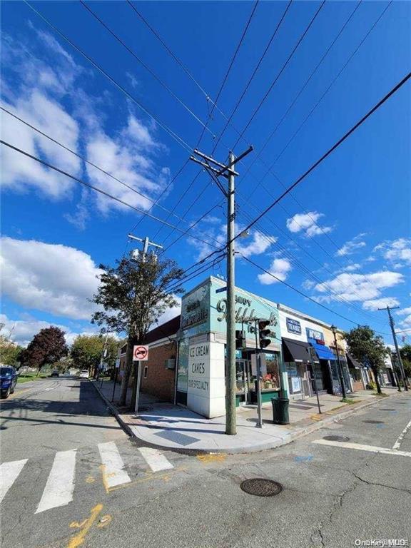 84 Hillside Avenue, Williston Park, NY 11596