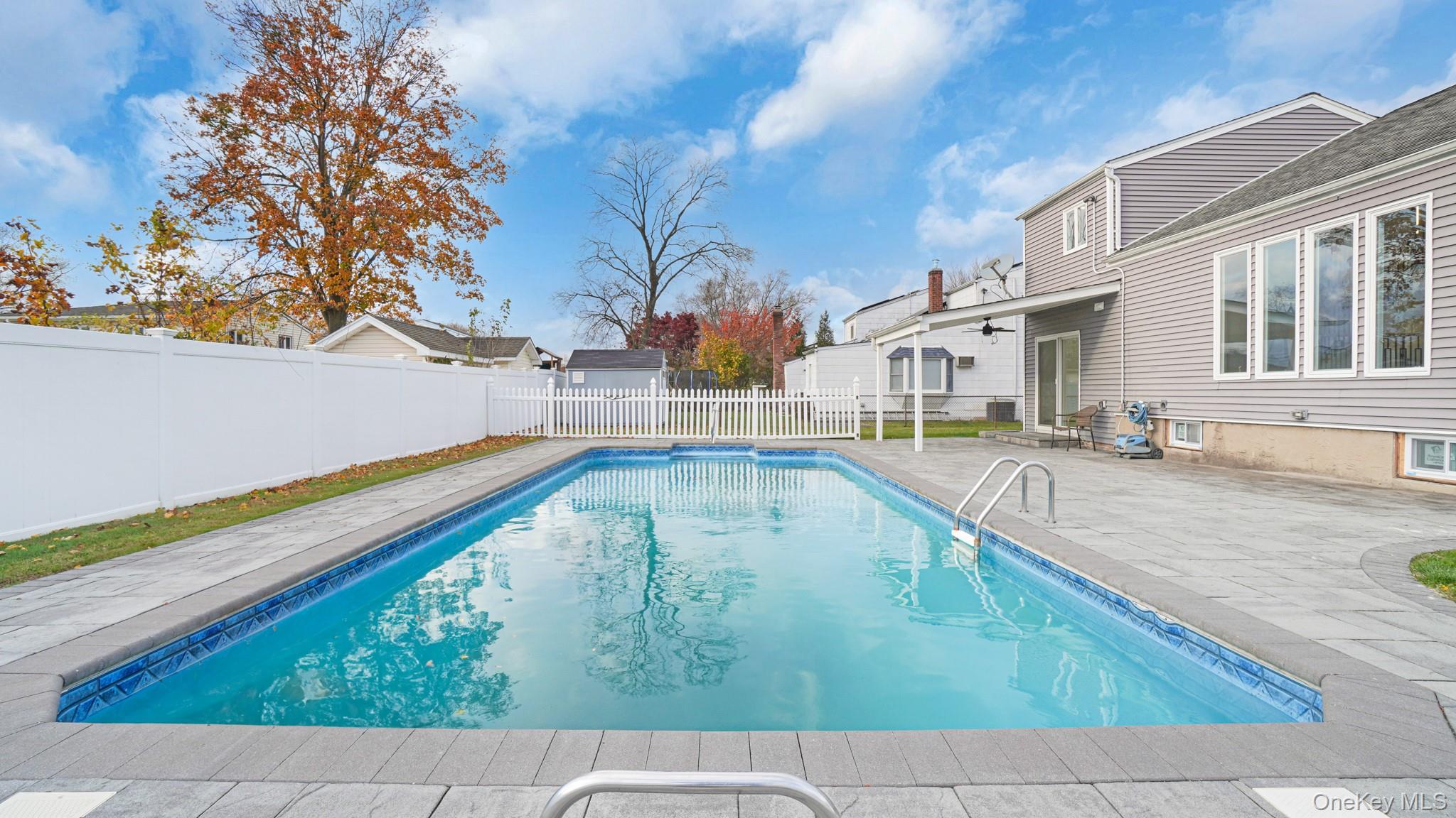 300 W 21st Street, Deer Park, NY 11729