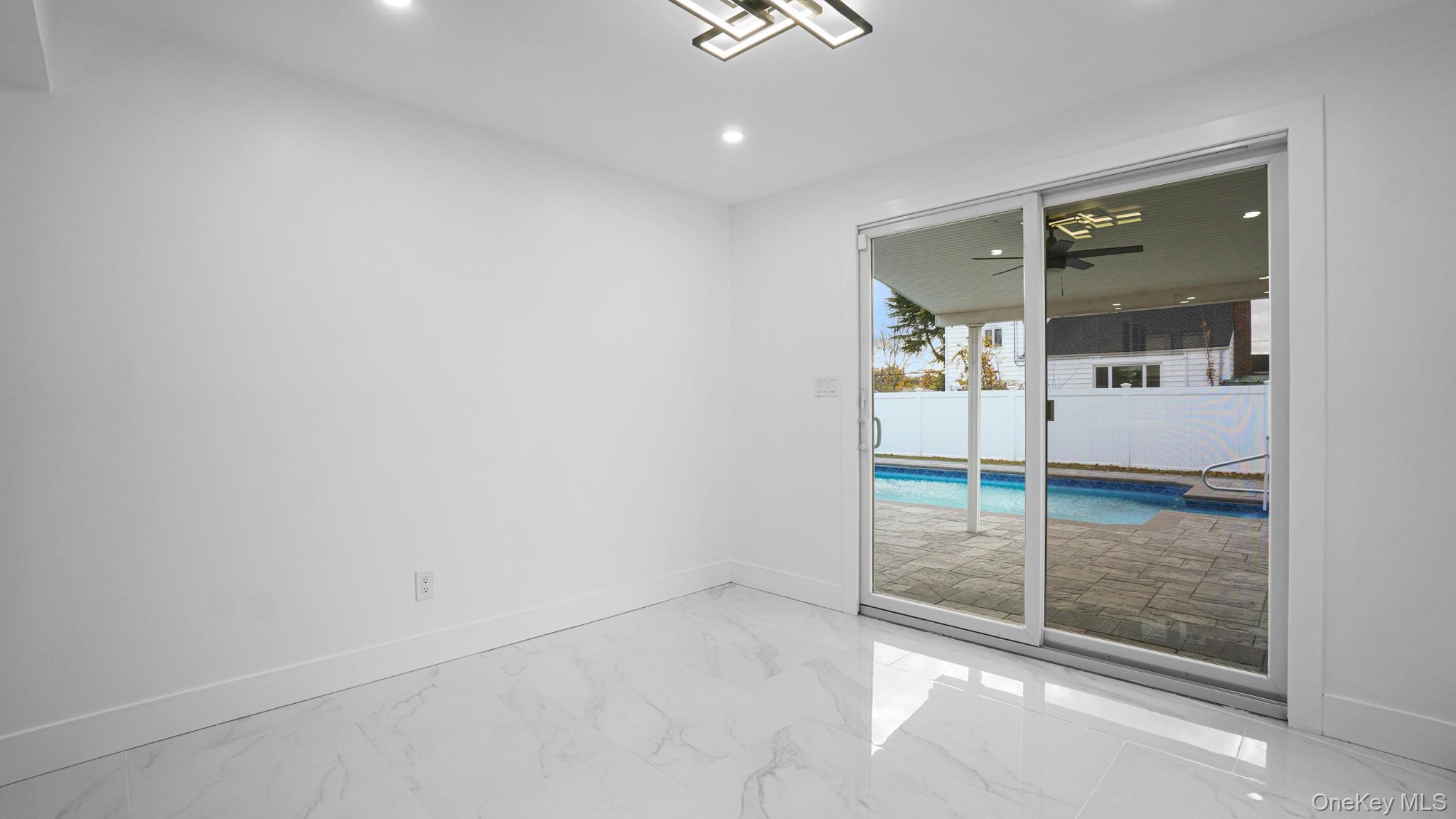 300 W 21st Street, Deer Park, NY 11729