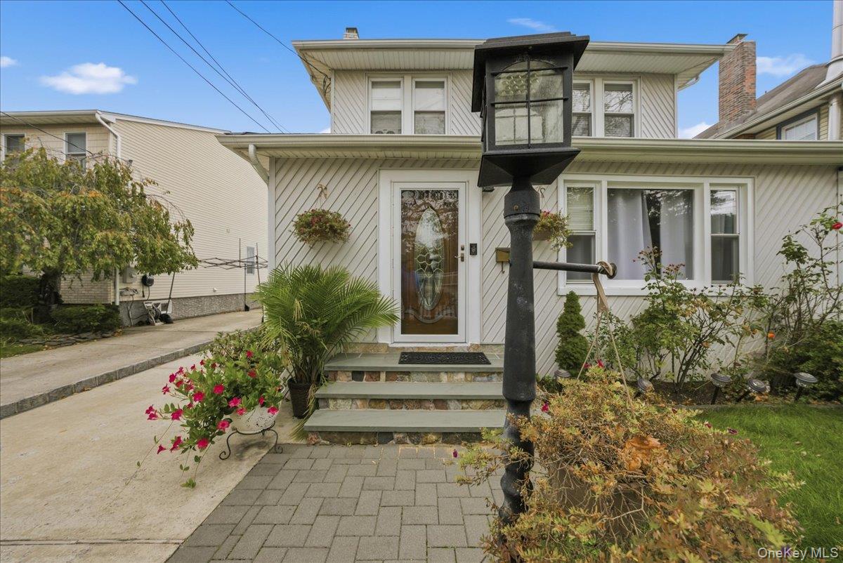 32 Franklin Avenue, Lynbrook, NY 11563