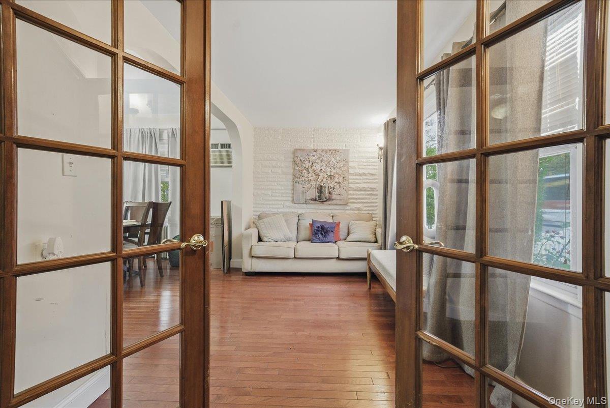 32 Franklin Avenue, Lynbrook, NY 11563