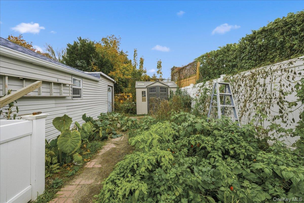 32 Franklin Avenue, Lynbrook, NY 11563