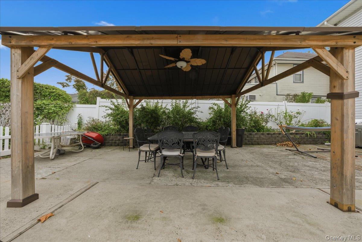 32 Franklin Avenue, Lynbrook, NY 11563