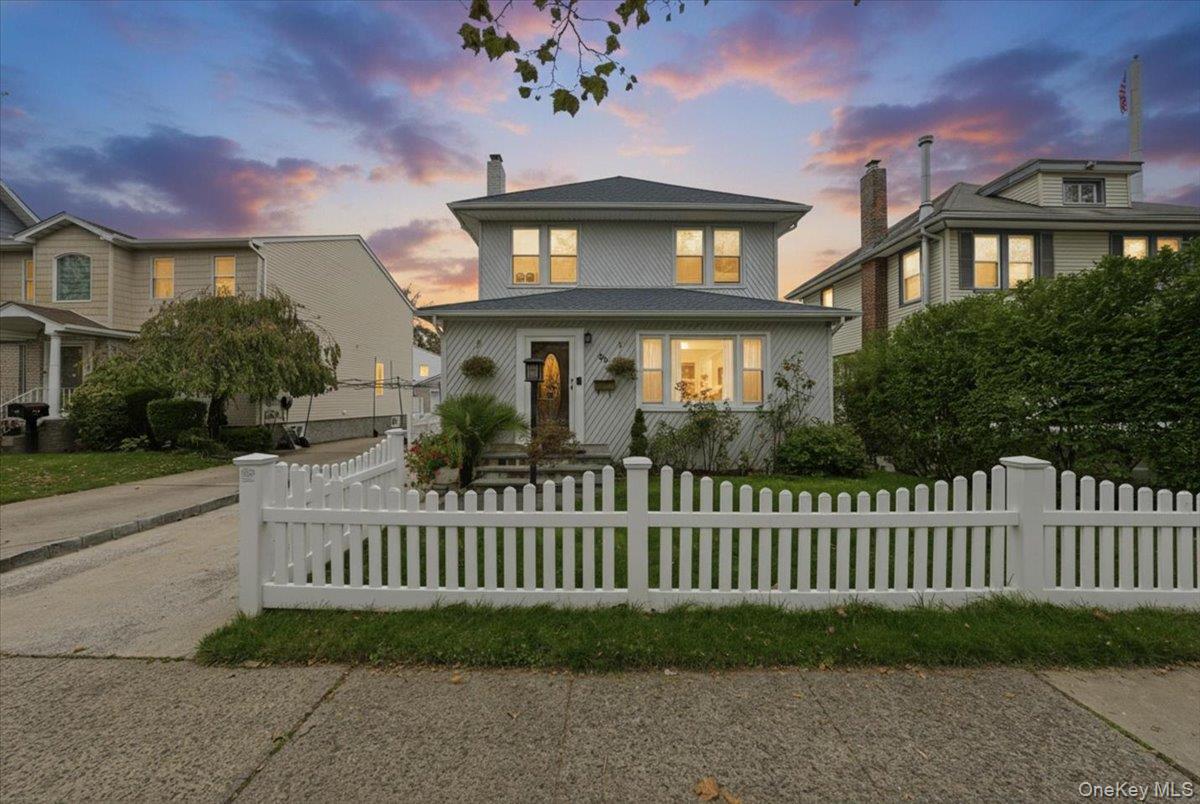 32 Franklin Avenue, Lynbrook, NY 11563