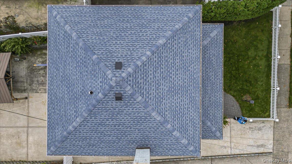 32 Franklin Avenue, Lynbrook, NY 11563