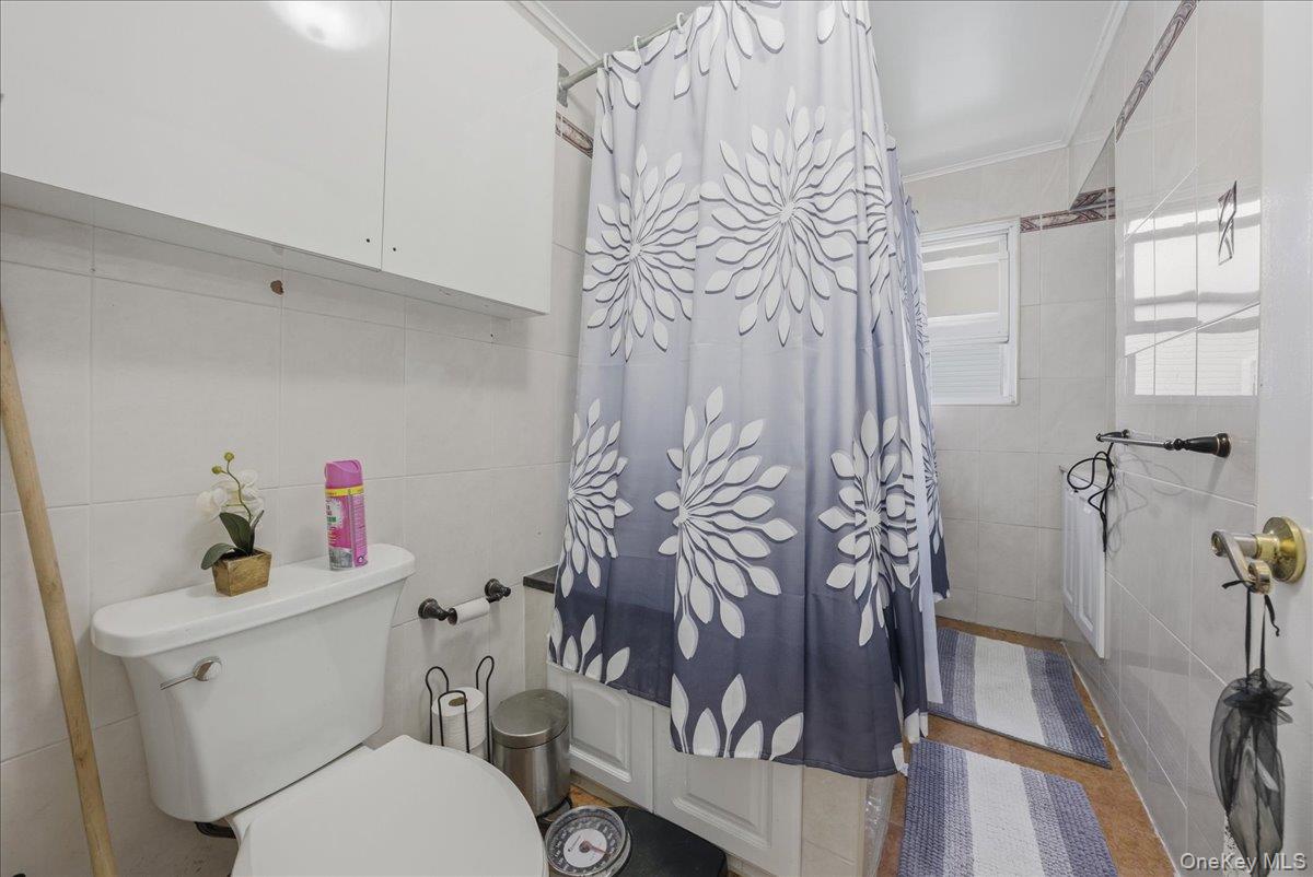 32 Franklin Avenue, Lynbrook, NY 11563