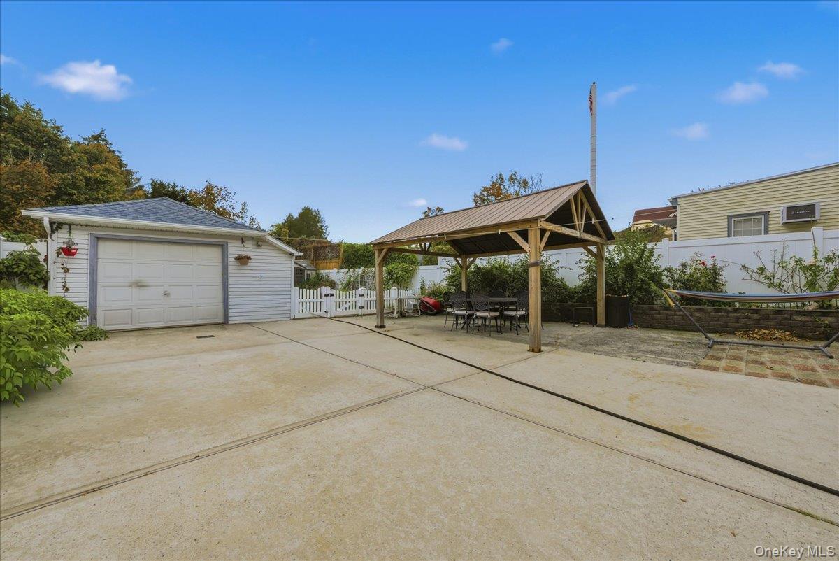 32 Franklin Avenue, Lynbrook, NY 11563