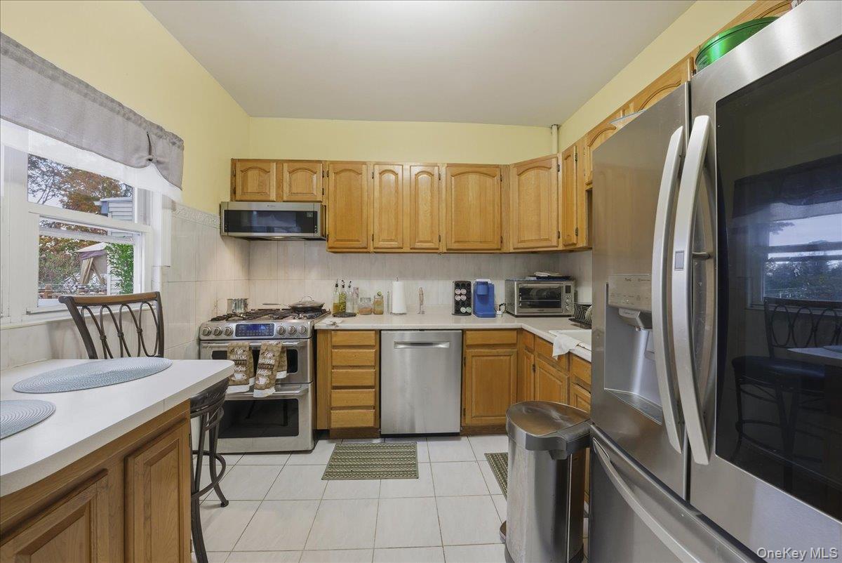 32 Franklin Avenue, Lynbrook, NY 11563