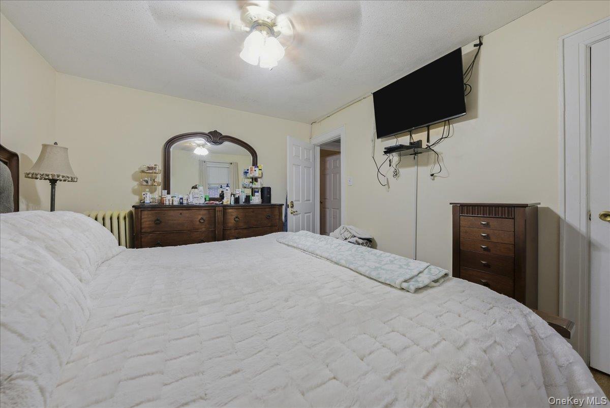 32 Franklin Avenue, Lynbrook, NY 11563