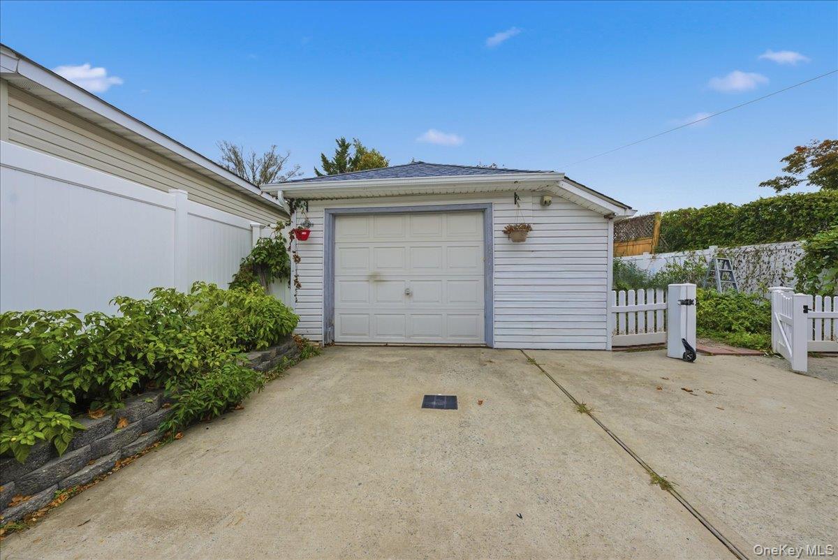 32 Franklin Avenue, Lynbrook, NY 11563