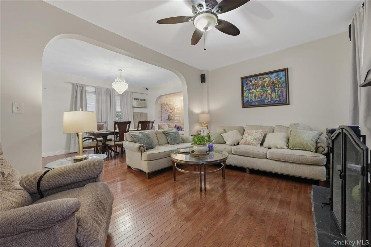 32 Franklin Avenue, Lynbrook, NY 11563