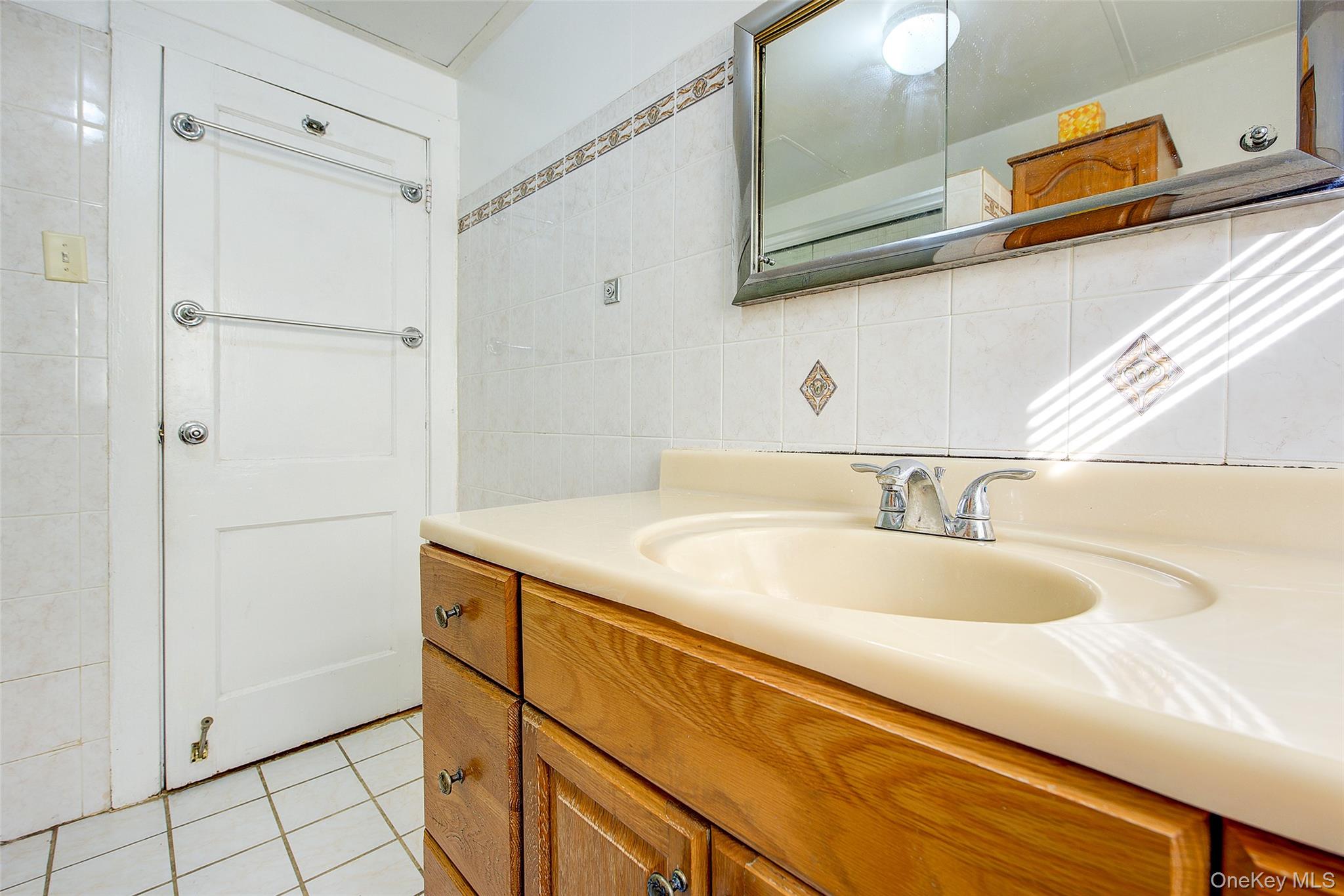 89-57 218 Street, Queens Village, NY 11428