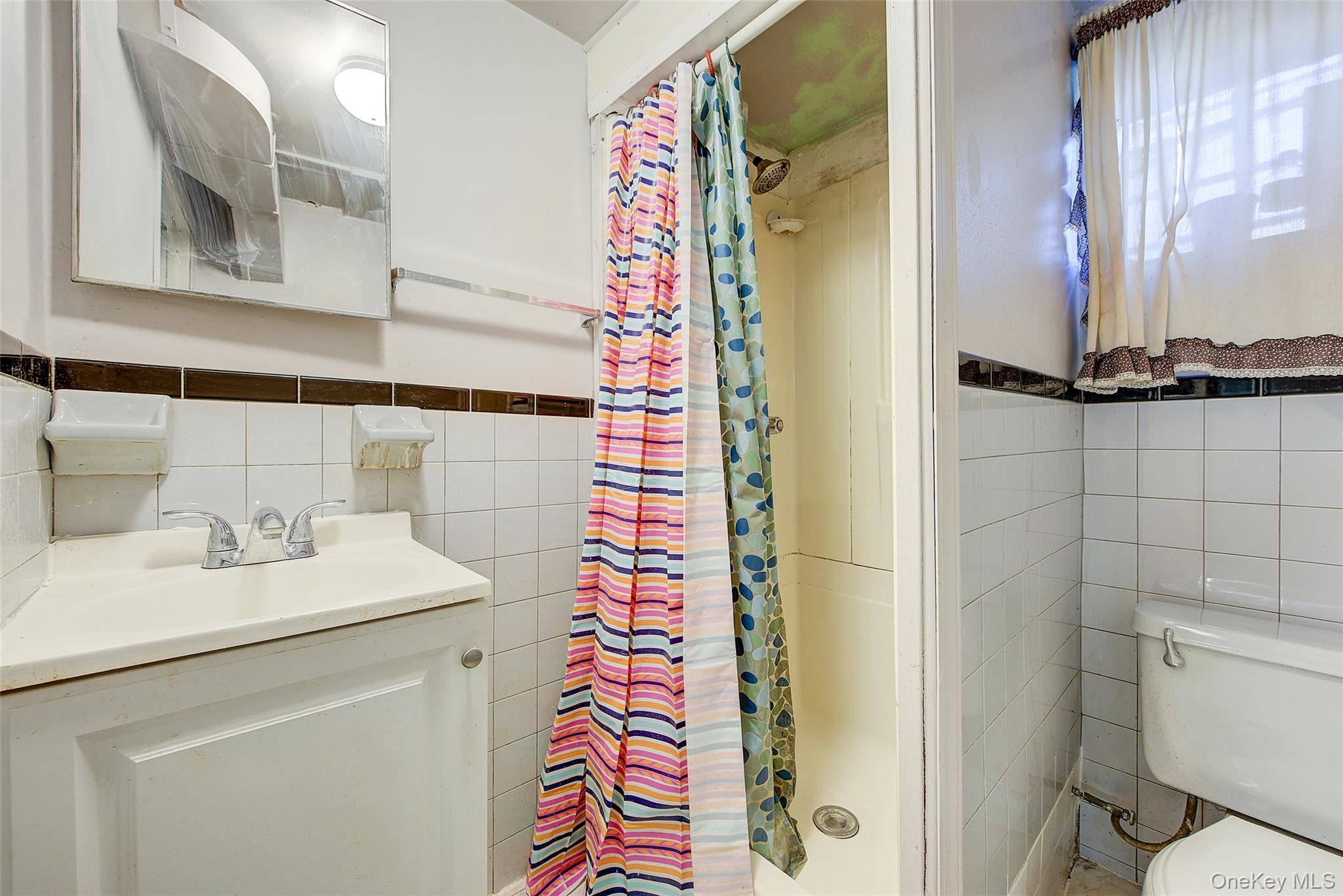 89-57 218 Street, Queens Village, NY 11428