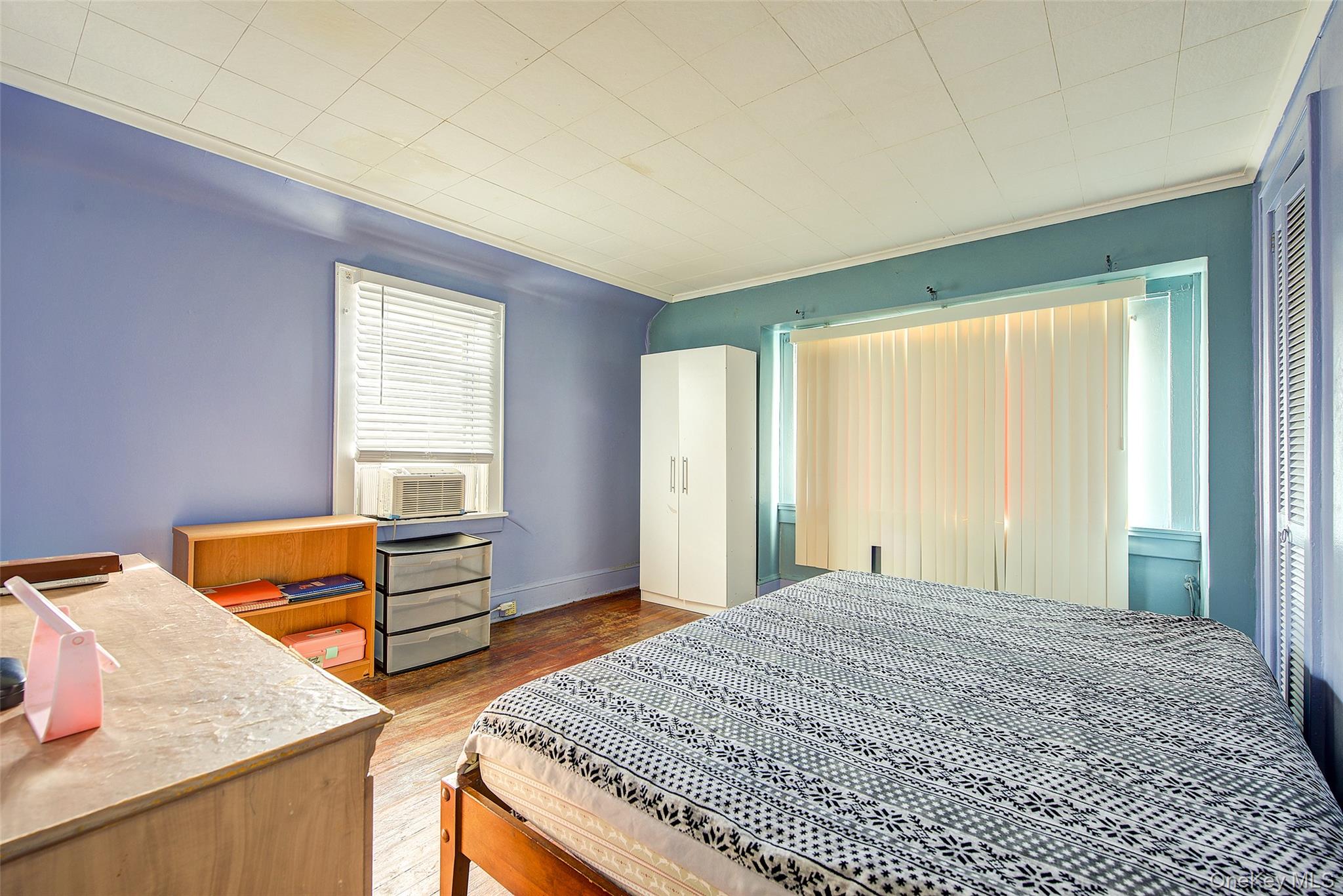 89-57 218 Street, Queens Village, NY 11428