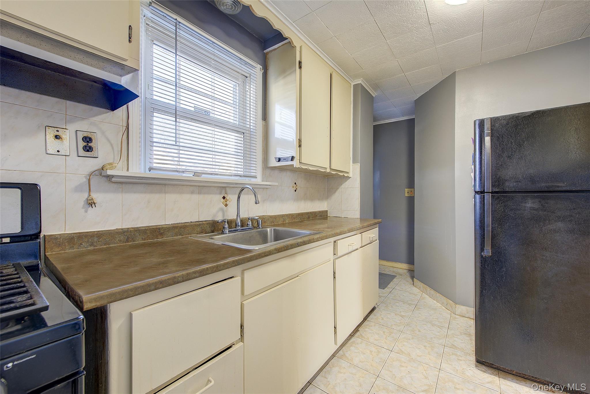 89-57 218 Street, Queens Village, NY 11428