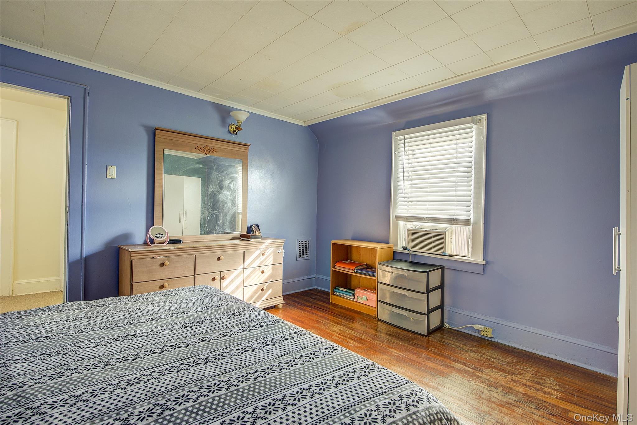 89-57 218 Street, Queens Village, NY 11428