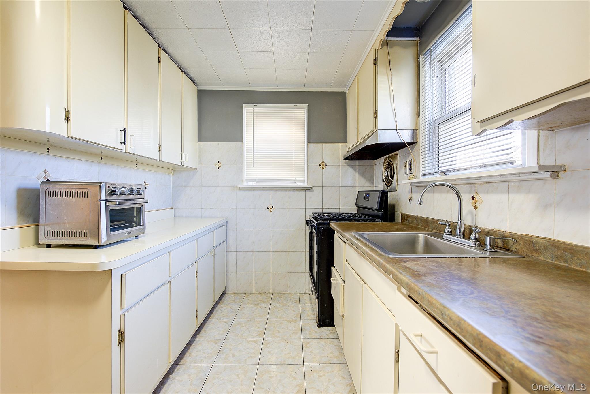 89-57 218 Street, Queens Village, NY 11428