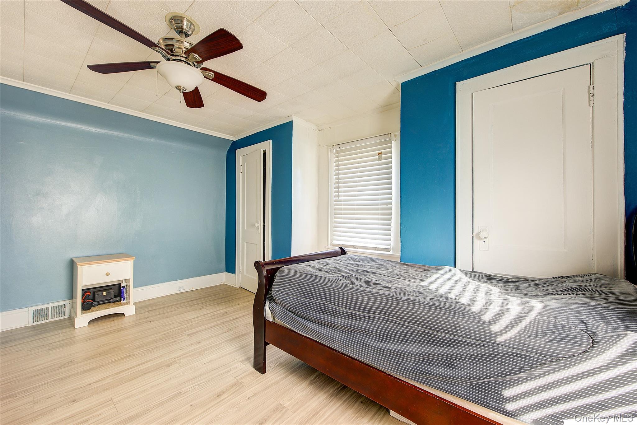 89-57 218 Street, Queens Village, NY 11428