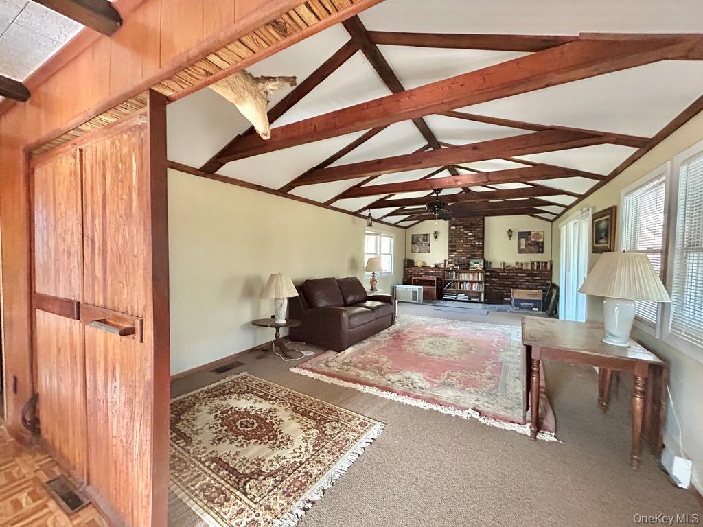 335 Tempaloni Rd, Spring Glen, NY 12483