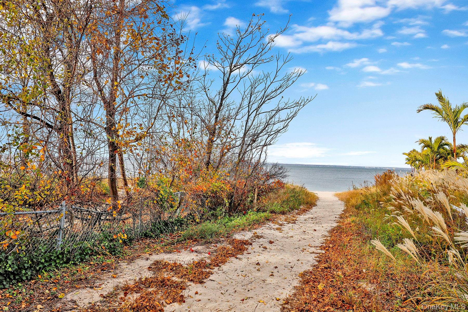 330 Bayville Avenue, Bayville, NY 11709