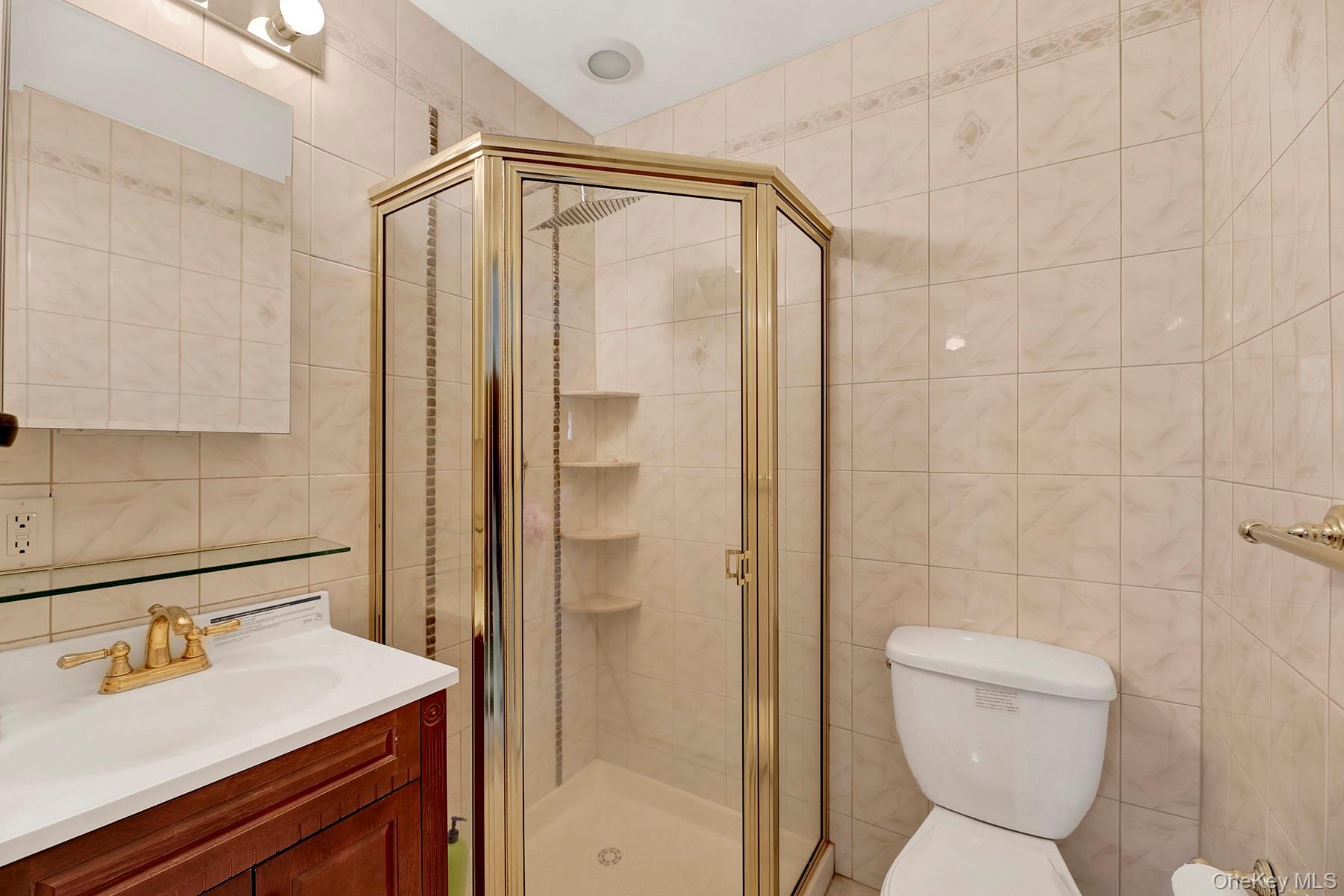 330 Bayville Avenue, Bayville, NY 11709