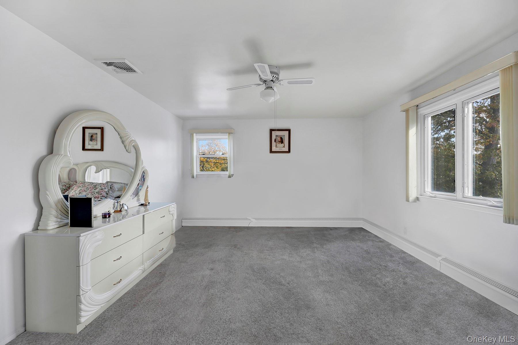 330 Bayville Avenue, Bayville, NY 11709