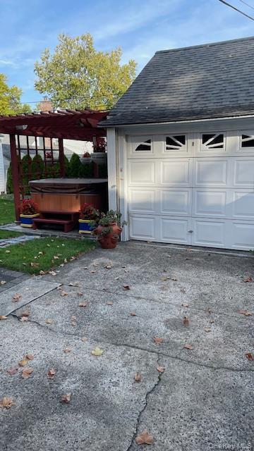 15743 27th Avenue, Flushing, NY 11354