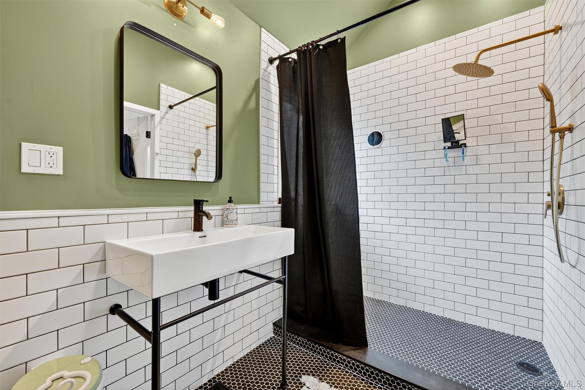 16 Oxford Springs Road, Chester, NY 10918